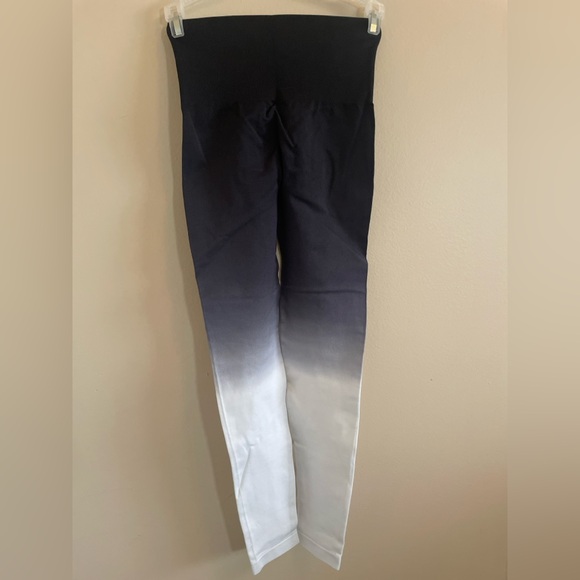 Ombre compression leggings with butt scrunch - Picture 1 of 2